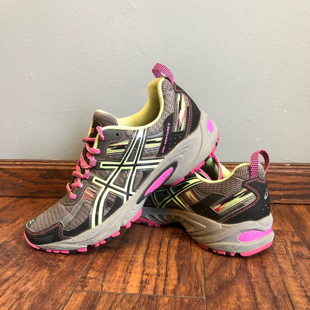 Women’s ASICS Running / Tennis Shoes